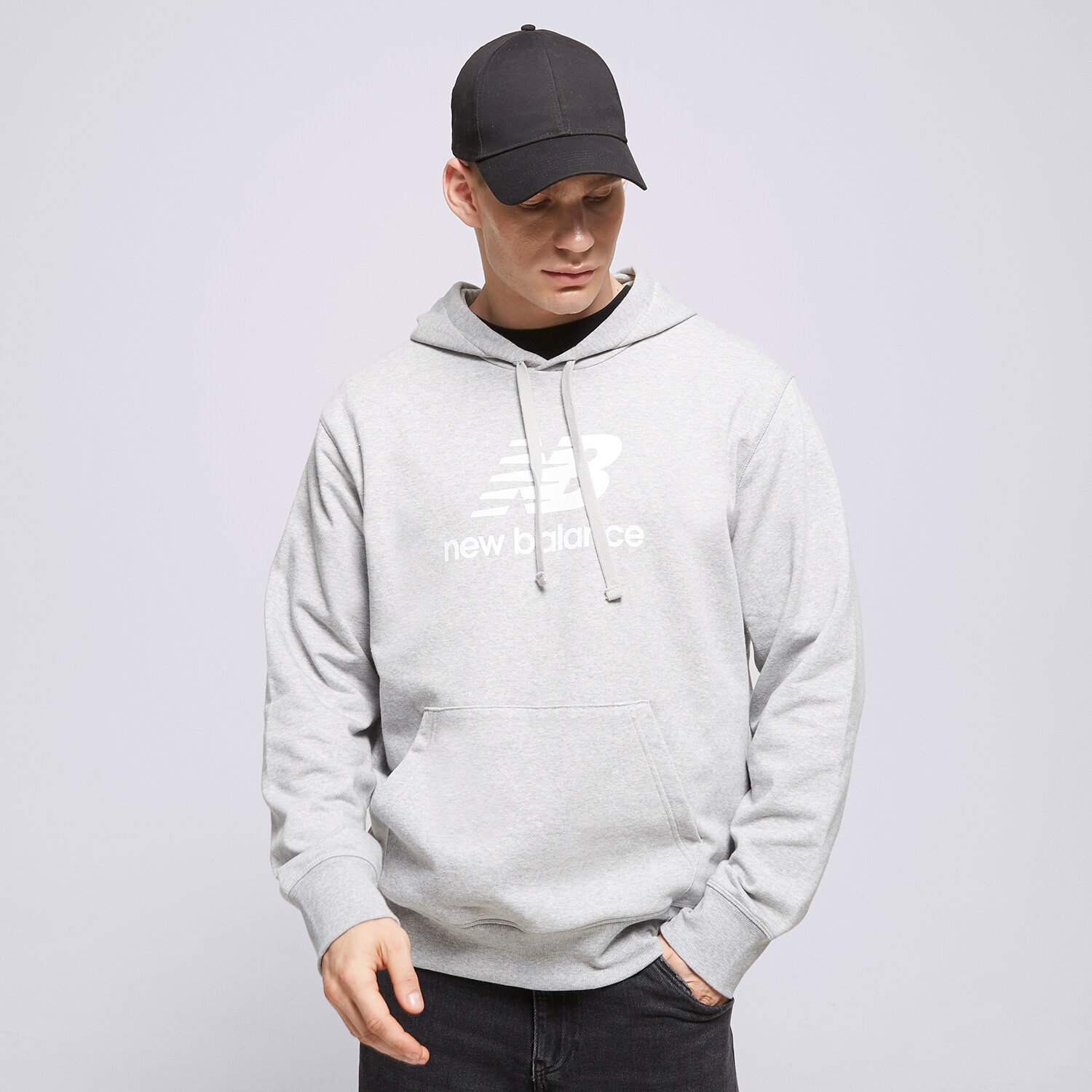 Muške dukserice NEW BALANCE VESTA S KAPULJAČOM ESSENTIALS STACKED MT31537AG siva
