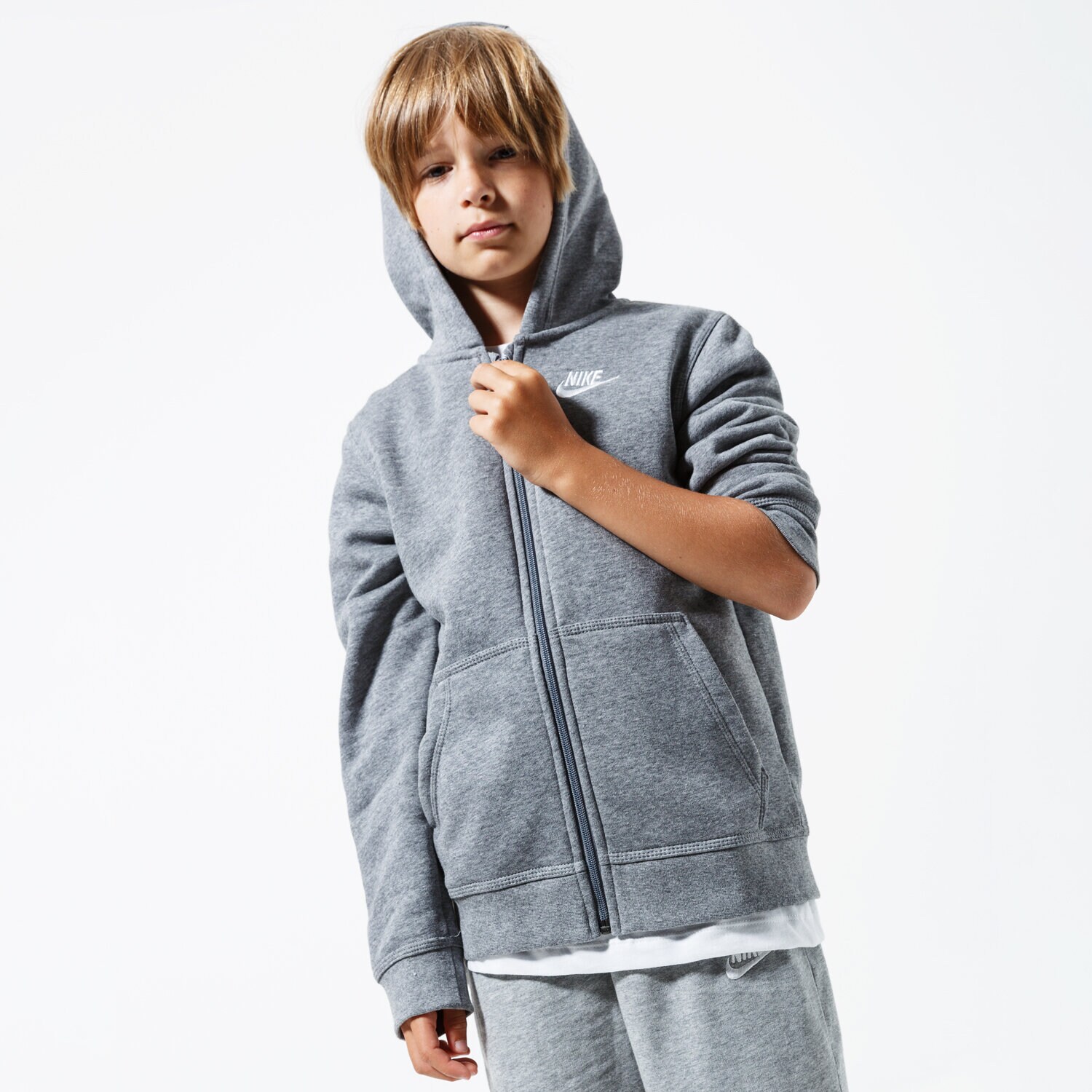 Dječje dukserice NIKE VESTA RASKOPČANA S KAPULJAČOM SPORTSWEAR CLUB BOY BV3699-091 siva