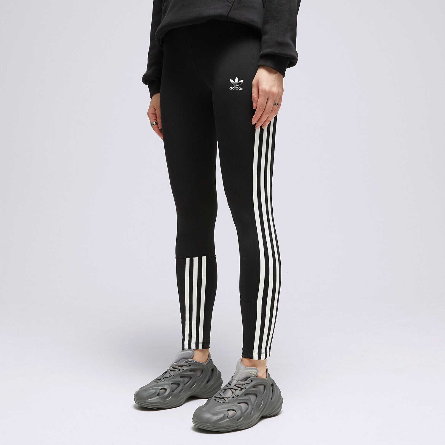 Ženske hlače ADIDAS HLAČE TAJICE IC2383 crna