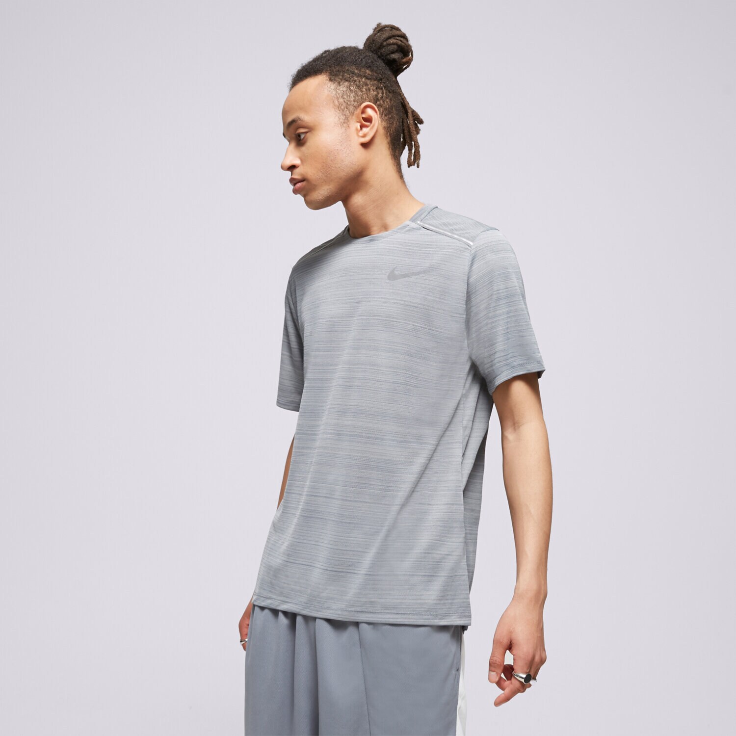 Muške majice NIKE MILER TEE SMOKE AJ7565084 siva