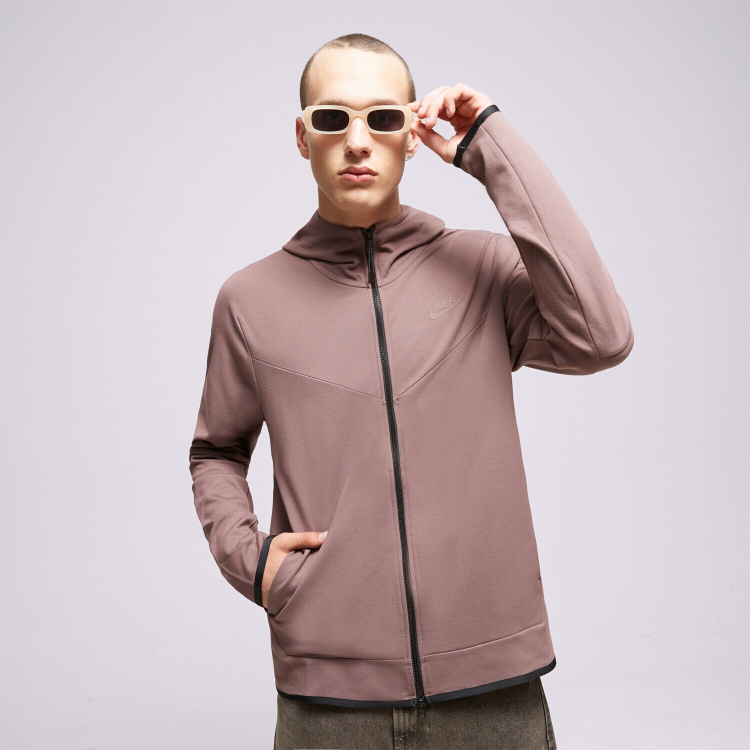 Muške dukserice NIKE VESTA S KAPULJAČOM M NK TECH FZ LGHTWHT DX0822-291 smeđa