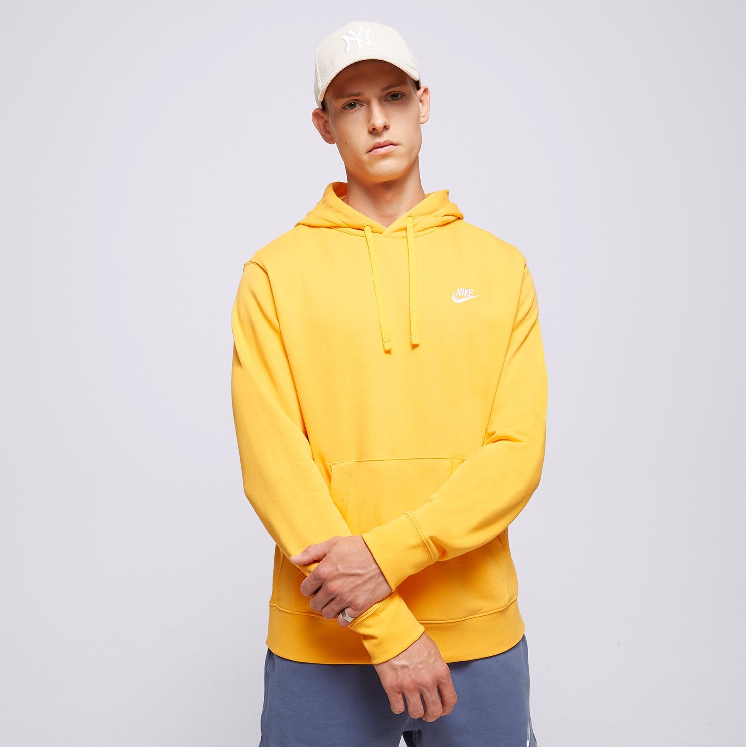Muške dukserice NIKE VESTA S KAPULJAČOM NIKE SPORTSWEAR CLUB CZ7857-717 žuta
